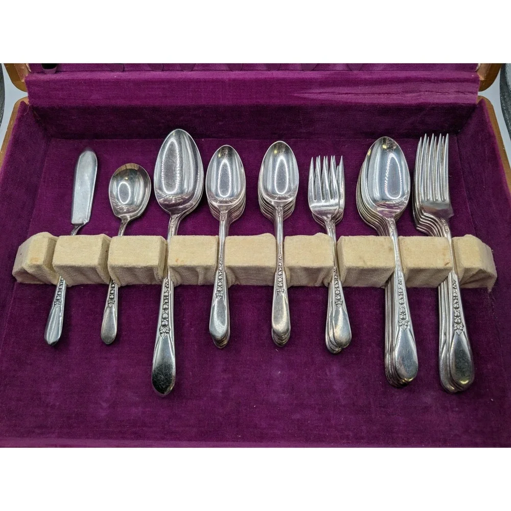 Vtg 1941 WM Rogers Priscilla Lady Ann Silverplate MCM Floral 47pc Flatware w Box